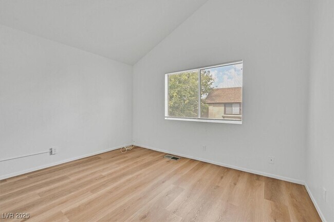 Building Photo - 4474 Buena Vista Dr