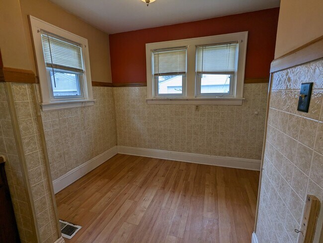 Building Photo - Large, spacious home for rent!