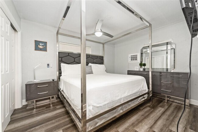 Building Photo - 6045 Sage Dr