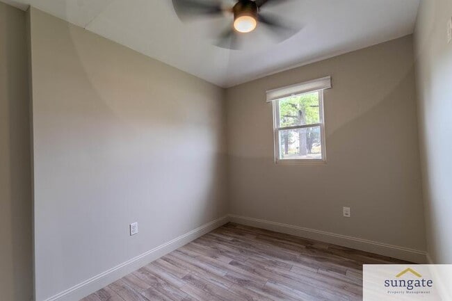 Building Photo - 624 Military Ave