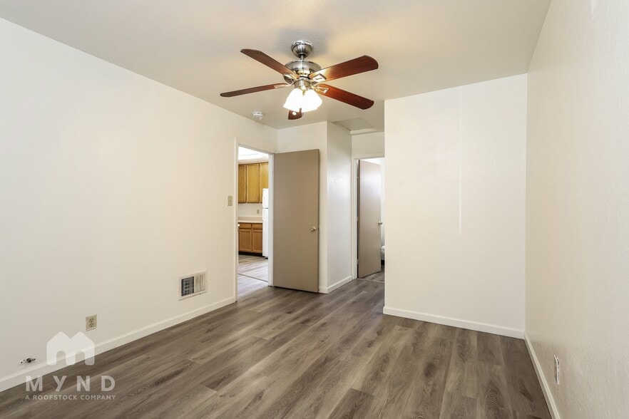Building Photo - 1574 W 7th St