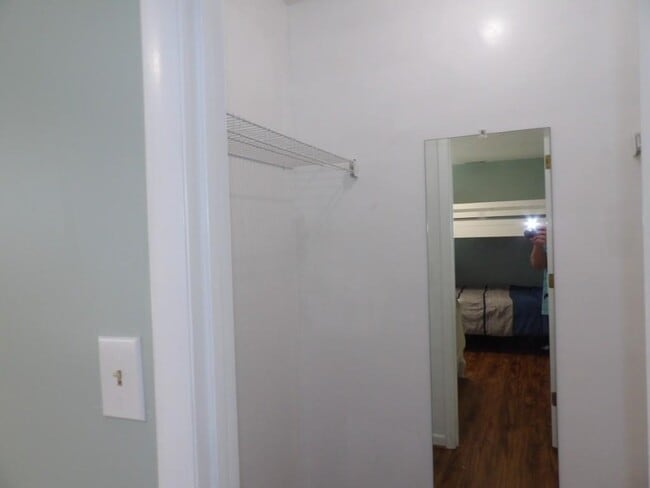 Building Photo - 917 9th Ave S