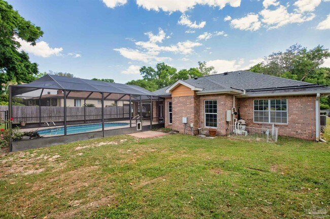 Building Photo - 8731 Thunderbird Dr