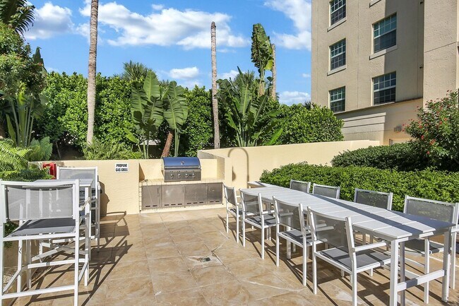 Building Photo - 610 Clematis St