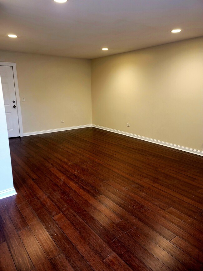 Building Photo - 2105 St Charles Rd