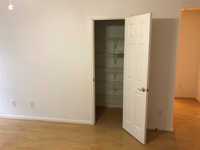 Building Photo - 8531 Ashford Green Ln