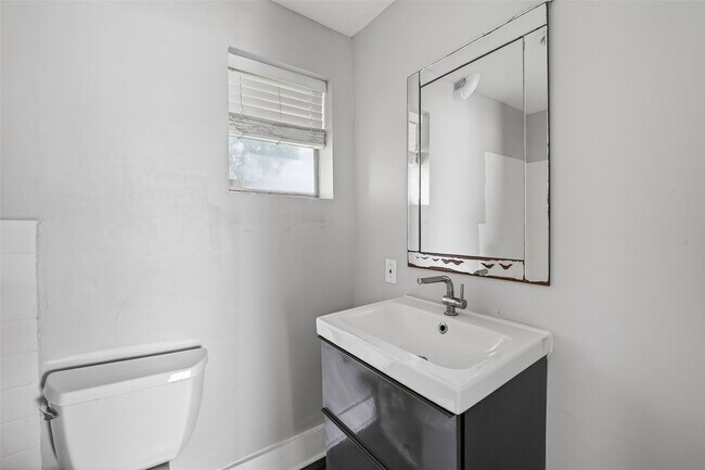 Building Photo - 6832 Avenue I