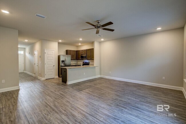 Building Photo - 6775 Spaniel Dr