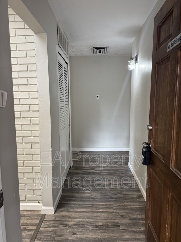 Building Photo - 1417 Dorothy St NE