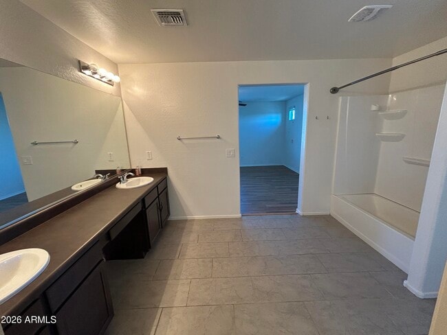 Building Photo - 17922 W Tina Ln