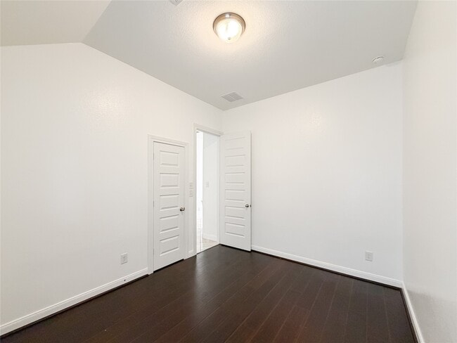 Building Photo - 18126 Golden Falls Ln