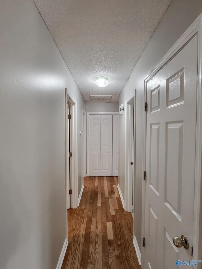 Building Photo - 116 Portal Ln