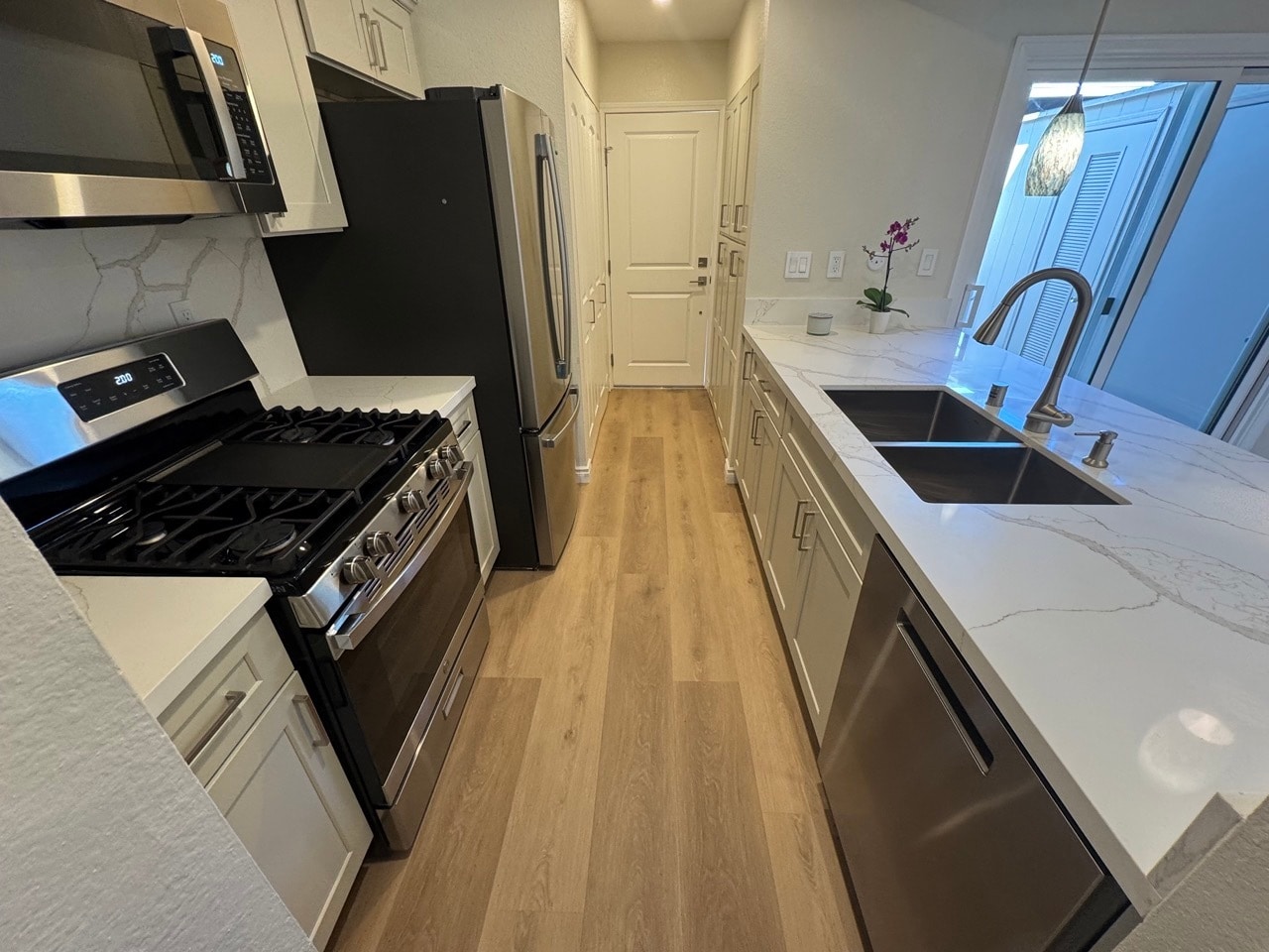 Building Photo - 28835 Conejo View Dr