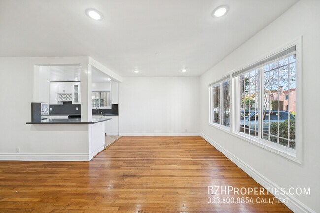 Building Photo - 112 S Detroit St