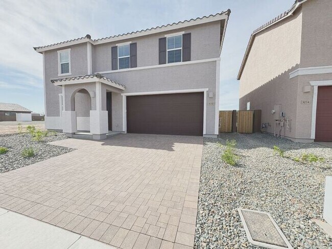 Building Photo - MOVE IN SPECIALS!! 15 DAYS RENT FREE!! New 5-Bedroom Home in Phoenix with Upgrades!
