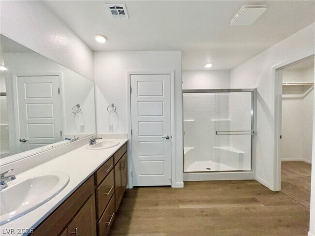 Building Photo - 3254 La Cura Ave
