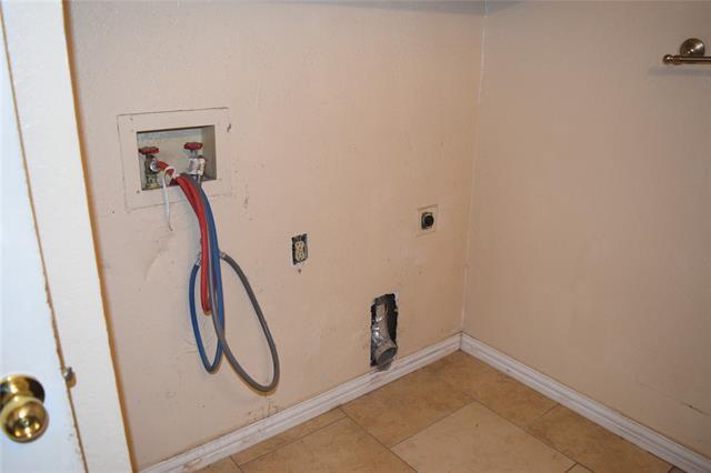 Building Photo - 1806 Family Cir