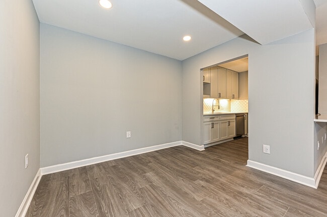 Building Photo - 5020-E Sardis Rd