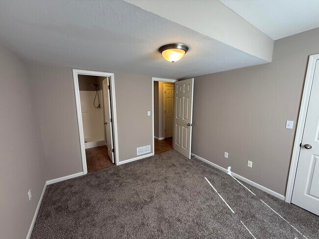 Building Photo - 214 Arctic Wolf Ct