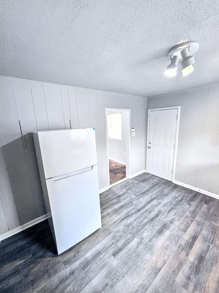 Building Photo - 3018 Meadow Forest Dr