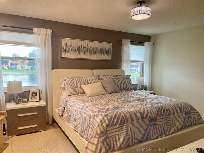 Building Photo - 9709 Shadybrook Dr