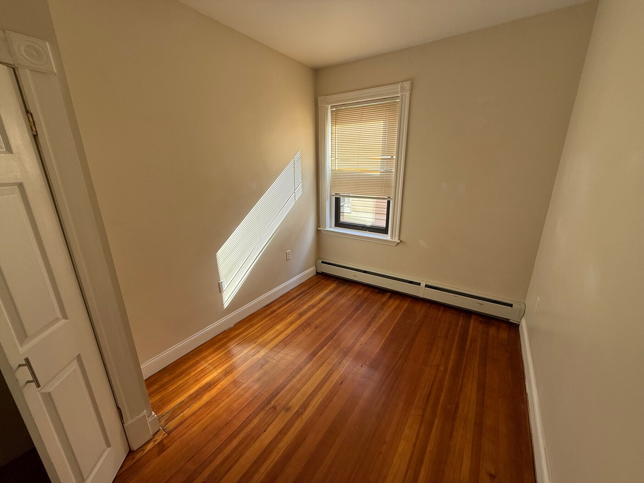 Building Photo - 428 Chelsea St