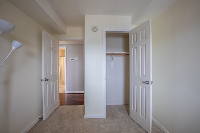 Building Photo - Charming 2 BR/2 BA Condo in Barry Farms!