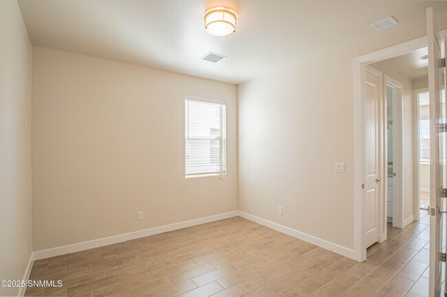 Building Photo - 3883 Heartland Lp