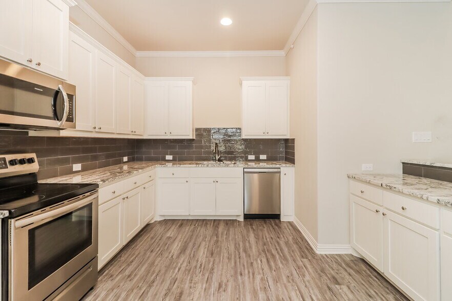 Building Photo - 1213 Summerset Ln