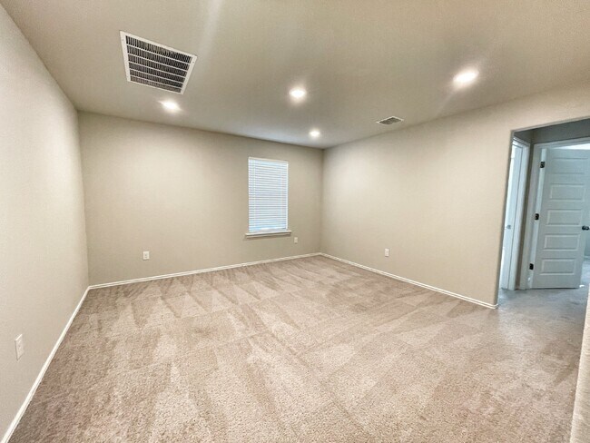 Building Photo - Adorable home located in the community of ...