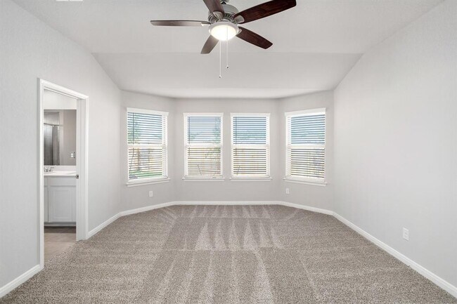 Building Photo - 25810 Posey Dr