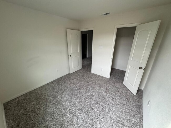 Building Photo - 315 Marsh Ln