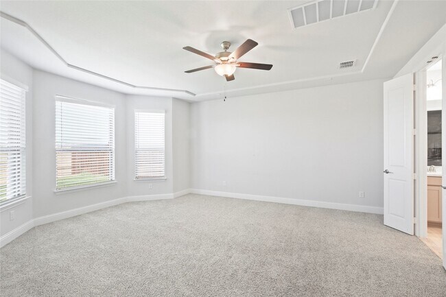 Building Photo - 3121 Sunnyside Dr