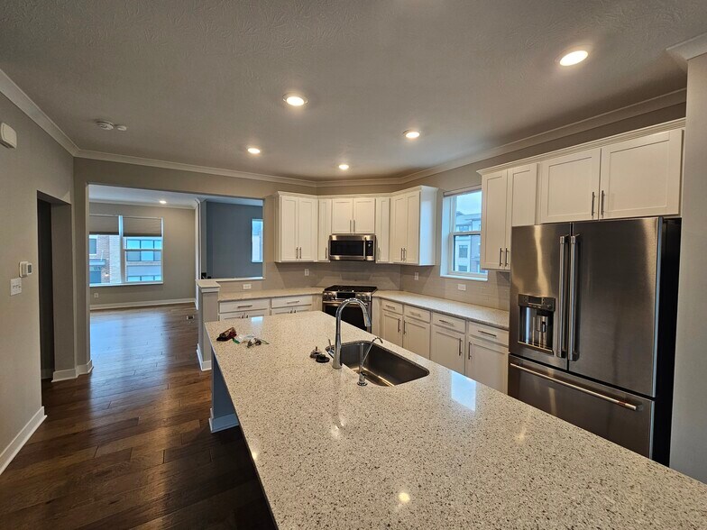 Building Photo - 11576 Fulham St