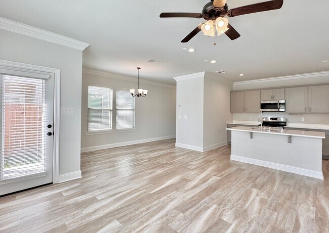 Building Photo - Modern 3BR/2.5BA Home Near LSU - Double Ga...