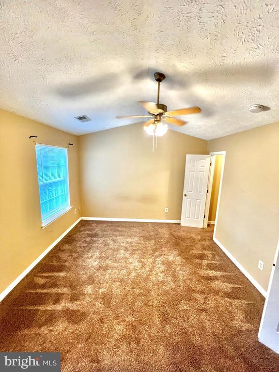 Building Photo - 4306 Lord Fairfax Ct