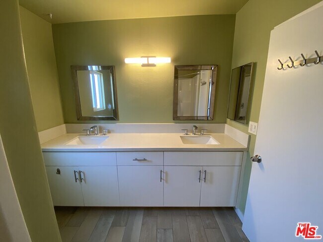 Building Photo - 3332 Helms Ave