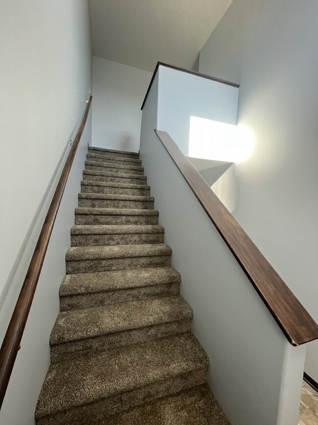 Building Photo - Newer 3-Bed Townhome in NW Columbus, attached double car garage and private back yard!