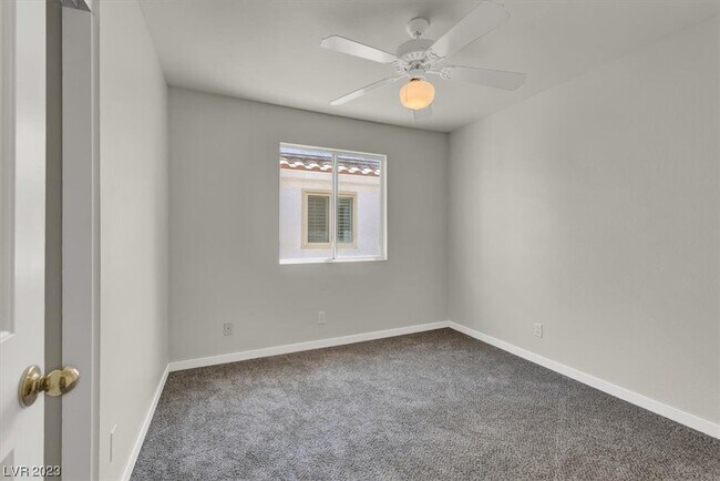 Building Photo - 5405 Ravana Ave