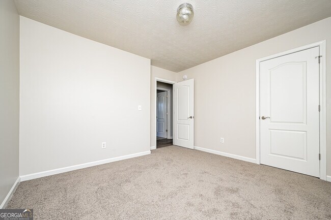 Building Photo - 6864 Amethyst Ave