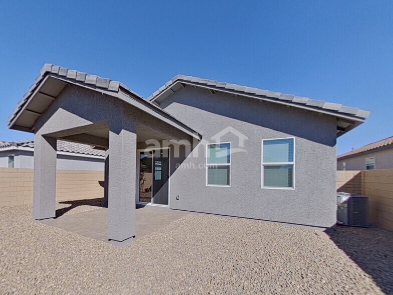 Building Photo - 901 English Primrose St