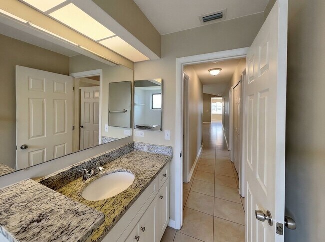 Building Photo - 2569 W Scarlet Oak Ct
