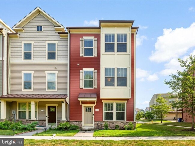 Building Photo - 831 Badger Ave