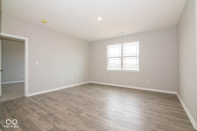 Building Photo - 876 Downey Ln