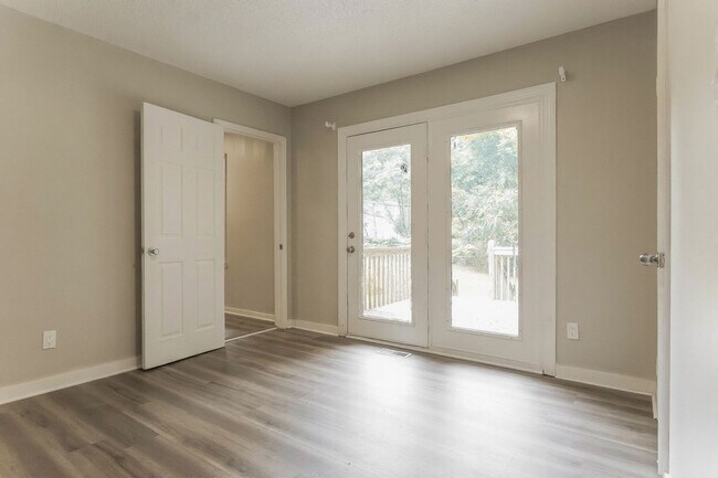 Building Photo - Modern 3BR Home on Quiet End Lot – Fully Updated!