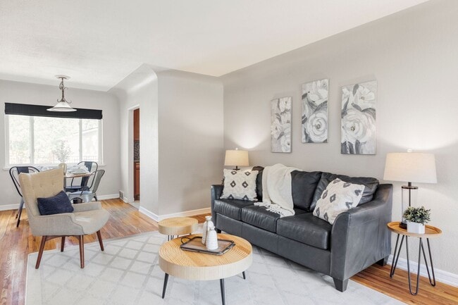 Building Photo - Spectacular 3-Bedroom, 2-Bathroom Home – M...