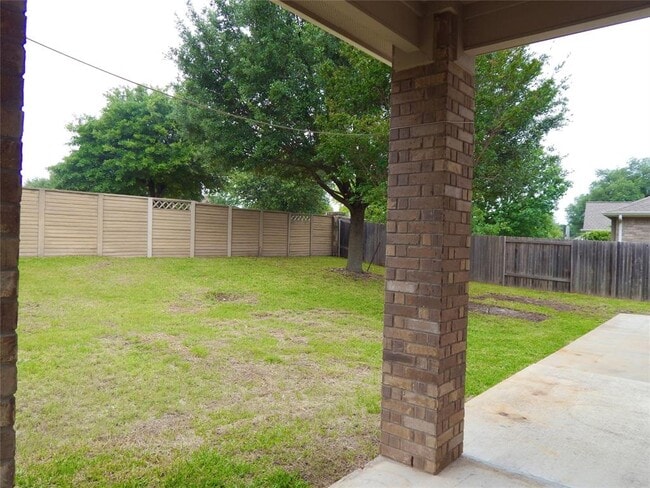 Building Photo - 1110 Willowbrook Dr