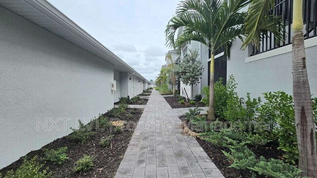 Building Photo - 15185 Bluffton Ln