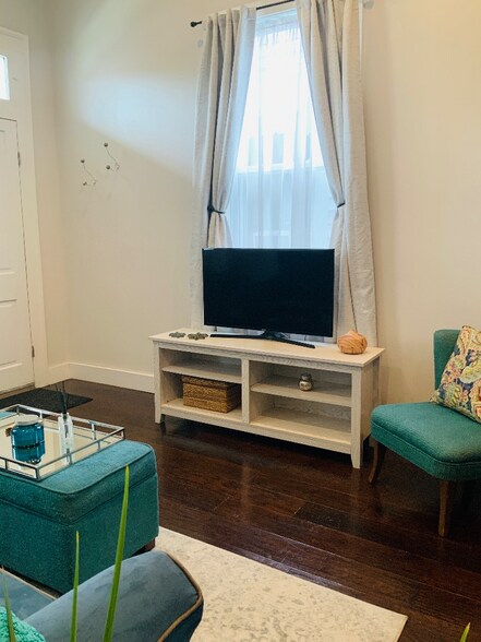 Building Photo - 317 S Salcedo St