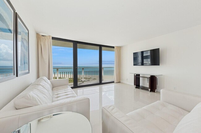 Building Photo - 3000 N Ocean Dr